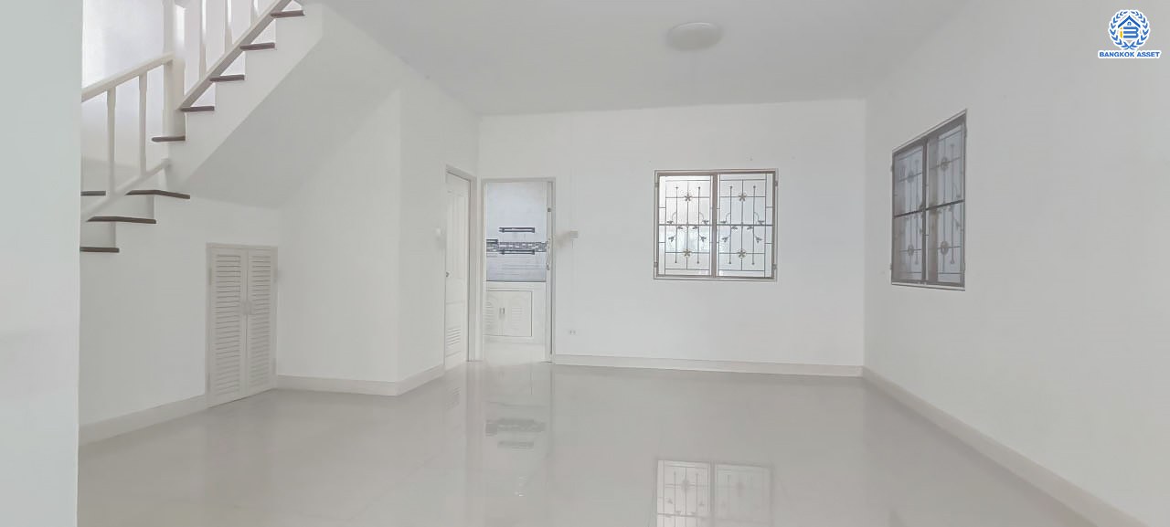 *****ทาวน์เฮ้าส์มือสองปทุมธานี โครงการ พฤกษาD คลองสาม เนื้อที่กว้างเกือบ 24 ตร.ว. ฟังก์ชัน 3 ห้องนอน 2 ห้องน้ำ 2 ที่จอดรถ หน้ากว้างมีพื้นที่ เป็นหลังมุมกลับรถ บนทำเลเชื่อมต่อ ถนนคลองหลวง ใกล้รถไฟฟ้าสายสีแดง "สถานีรังสิต" และจุดขึ้นทางด่วน "วงแหวนรอบนอกตะวันออก-รังสิตคลอง5"